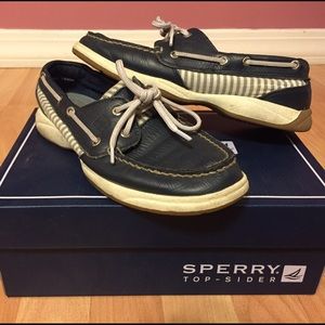 Navy Sperry Size  6 1/2