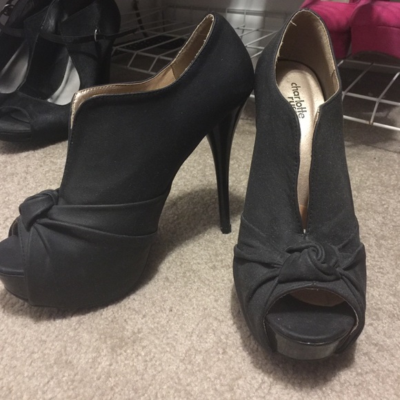 Sexy peek toe pumps size9