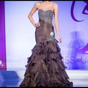 Beautiful Pageant Dress!!