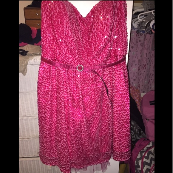 NWT sparkly pink prom/homecoming dress