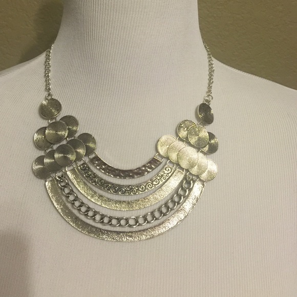 Silver color boho style necklace - Picture 2 of 3