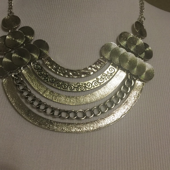 Silver color boho style necklace - Picture 3 of 3