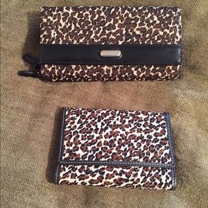 Set of 2 Relic wallets..... Like new