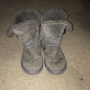 Grey Bailey button uggs