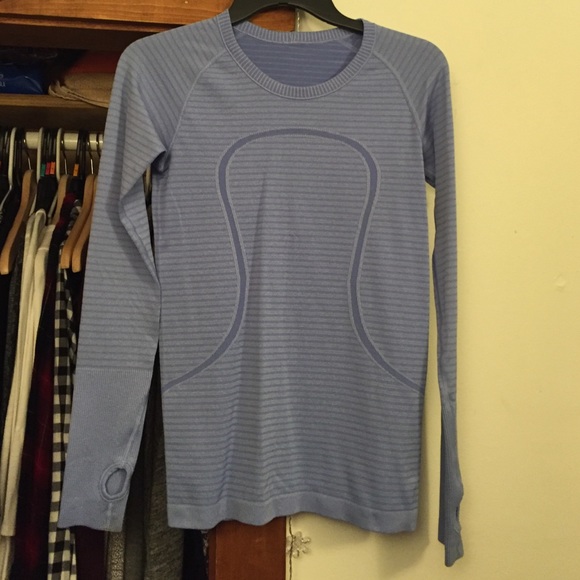 Lulu lemon periwinkle workout top