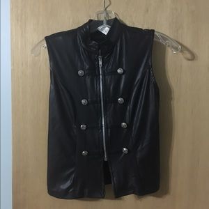 Black cropped zip up