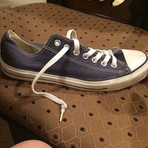 Converse shoes men's size 9 and women's size 11.