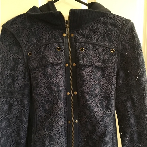 Free People Hooded Jacket. Size S.