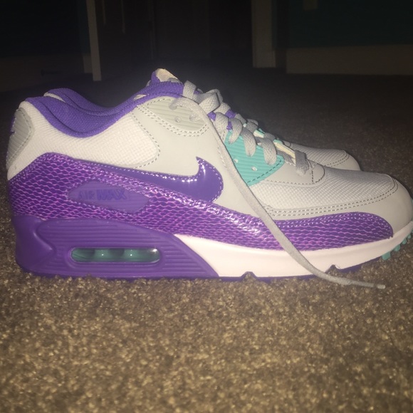 Nike Air maxes