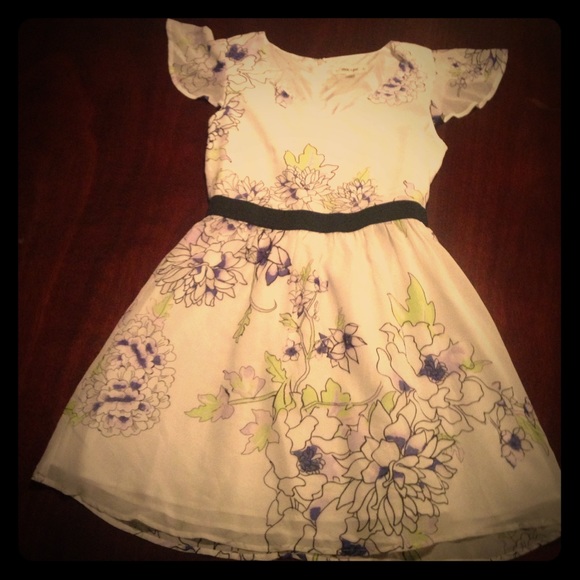 White Dress with Flower Print 🎉SALE🎉 - Picture 1 of 4