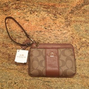 NWT Coach Signature Leather Wristlet