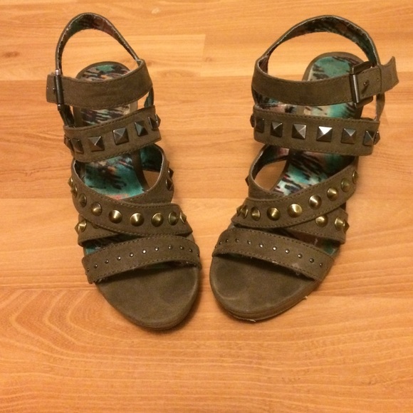 Causal Wedges