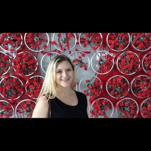 Meet your Posher, Danielle