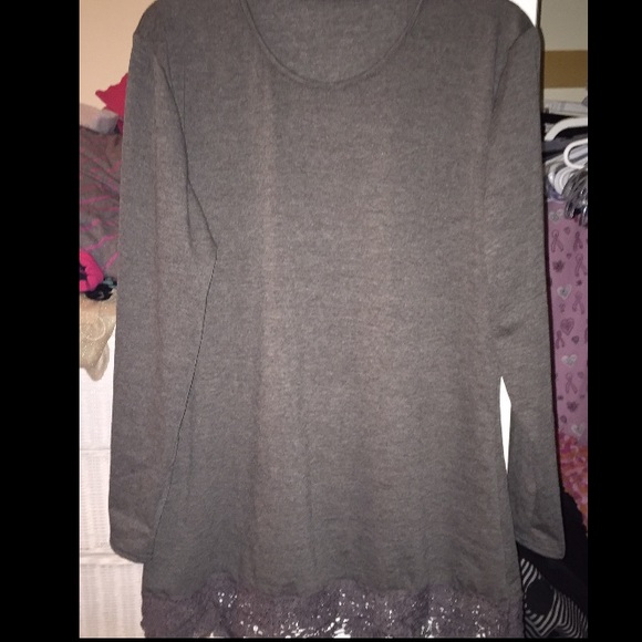 NWOT grey tunic with lace trim