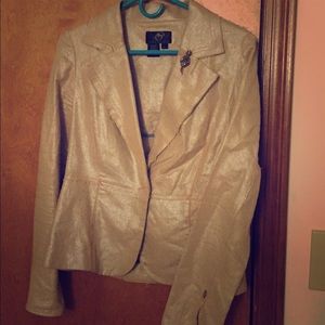 Shimmery gold jacket! True Meaning - 8