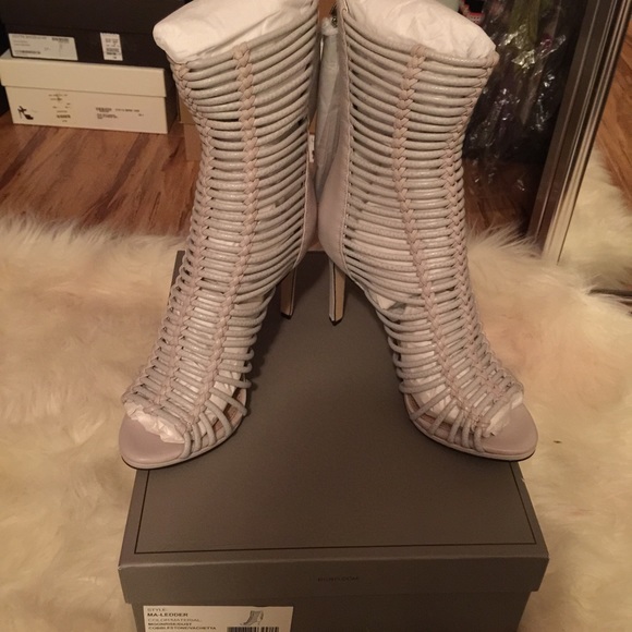 BCBG PARIS  Ledder High Heel Bootie Light Grey - Picture 2 of 4