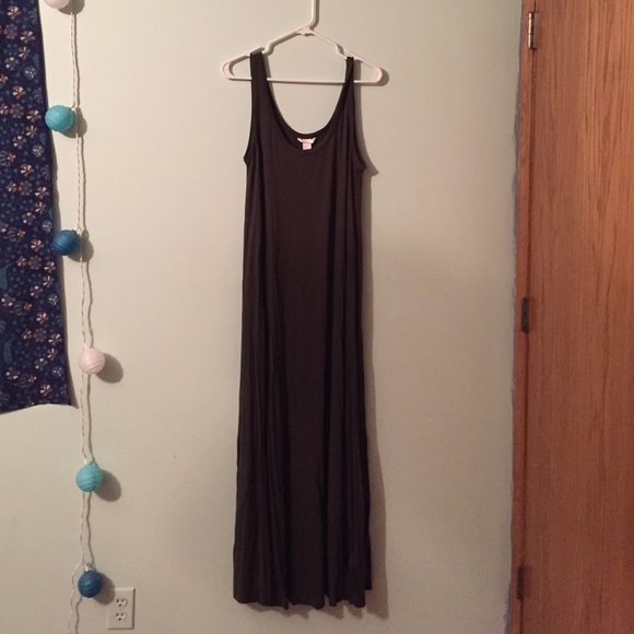 A deep green maxi dress :)