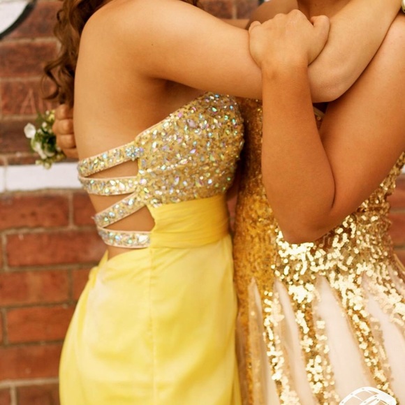 beautiful yellow prom dress