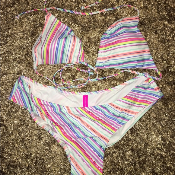 Swimsuit/ Bikini 🌞👙