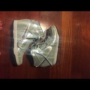 Dunk sky hi metallic silver