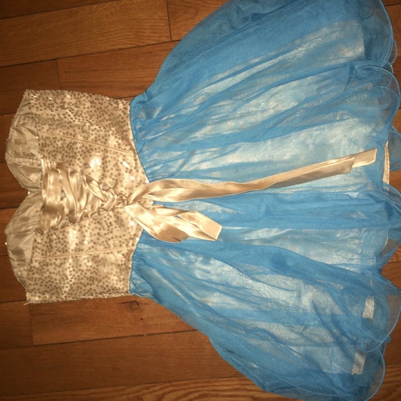 Tan and blue dress w lace up back - Picture 2 of 2