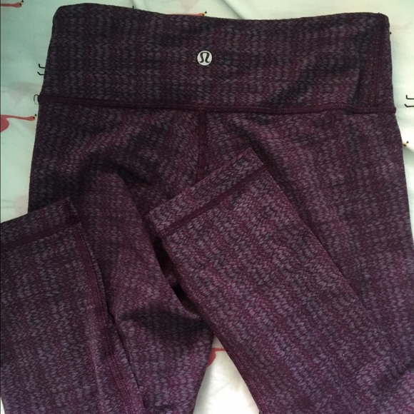 lululemon athletica Pants - Lululemon wonder under crop size 4