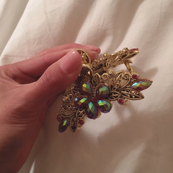 Mystical hairclip🌷 - Picture 1 of 1