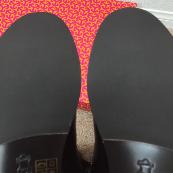 NIB TORY BURCH Marlene Riding - Tumled Leather - Picture 4 of 4