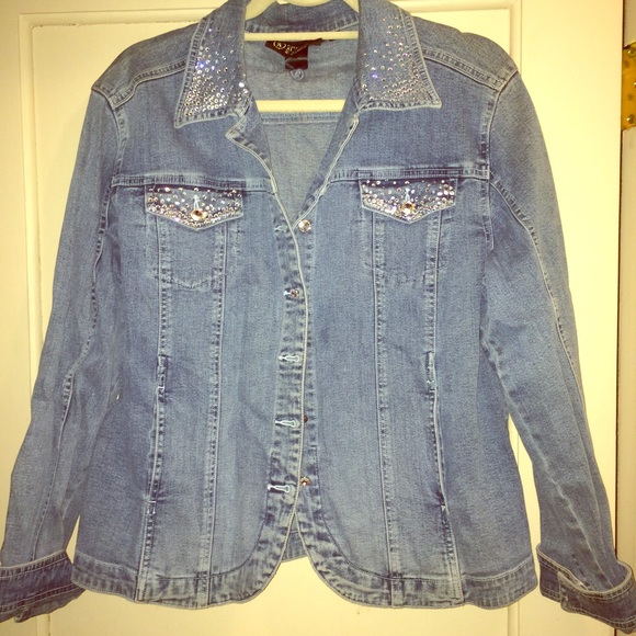 Jean Jacket w Rhinestone Detail