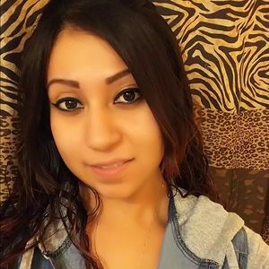 Meet your Posher, Marcela