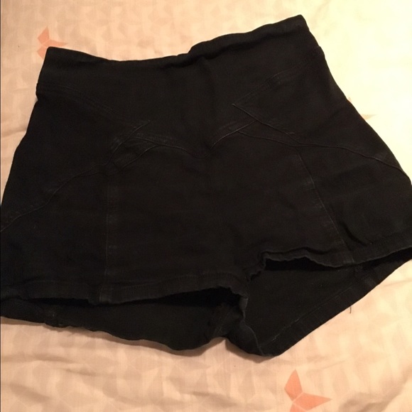 High Waist Black Short