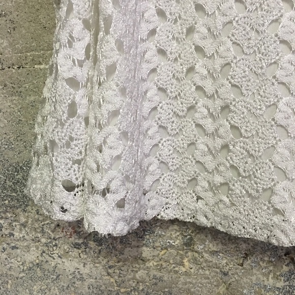 White eyelet crop top - Picture 2 of 4