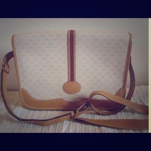 SOLD SOLD SOLD AUTHENTIC GUCCI BAG cross-body