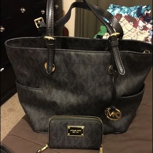 Authentic MK tote in new condition BAG ONLY