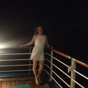 Meet your Posher, Caitlin