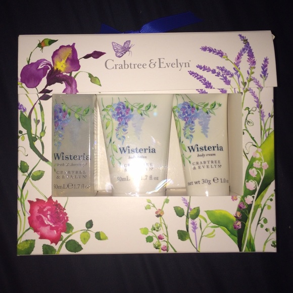 Crabtree & Evelyn Wisteria set