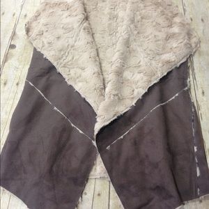 Faux four Mushroom color vest with pockets Small