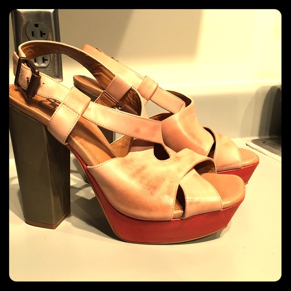Gianni Bini Shoes - NEW Gianni Bini Colorblock Heels