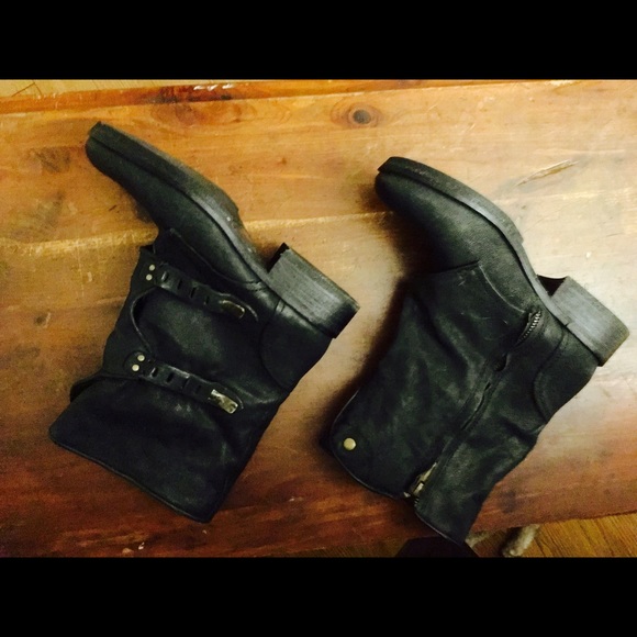 Sam Edelman Ridge Latch Strap Boot - Picture 4 of 4