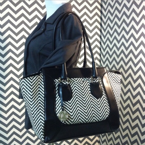 London Fog Handbags - Flash Sale NWOT London fog large satchel