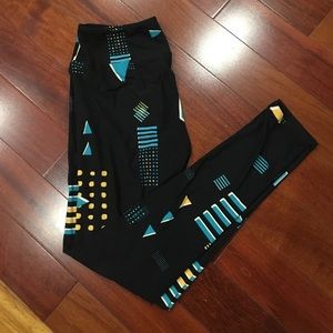 LulaRoe BLACK Geometric OS Leggings