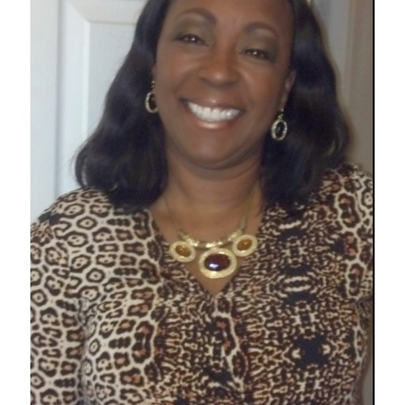 Meet your Posher, Deidra