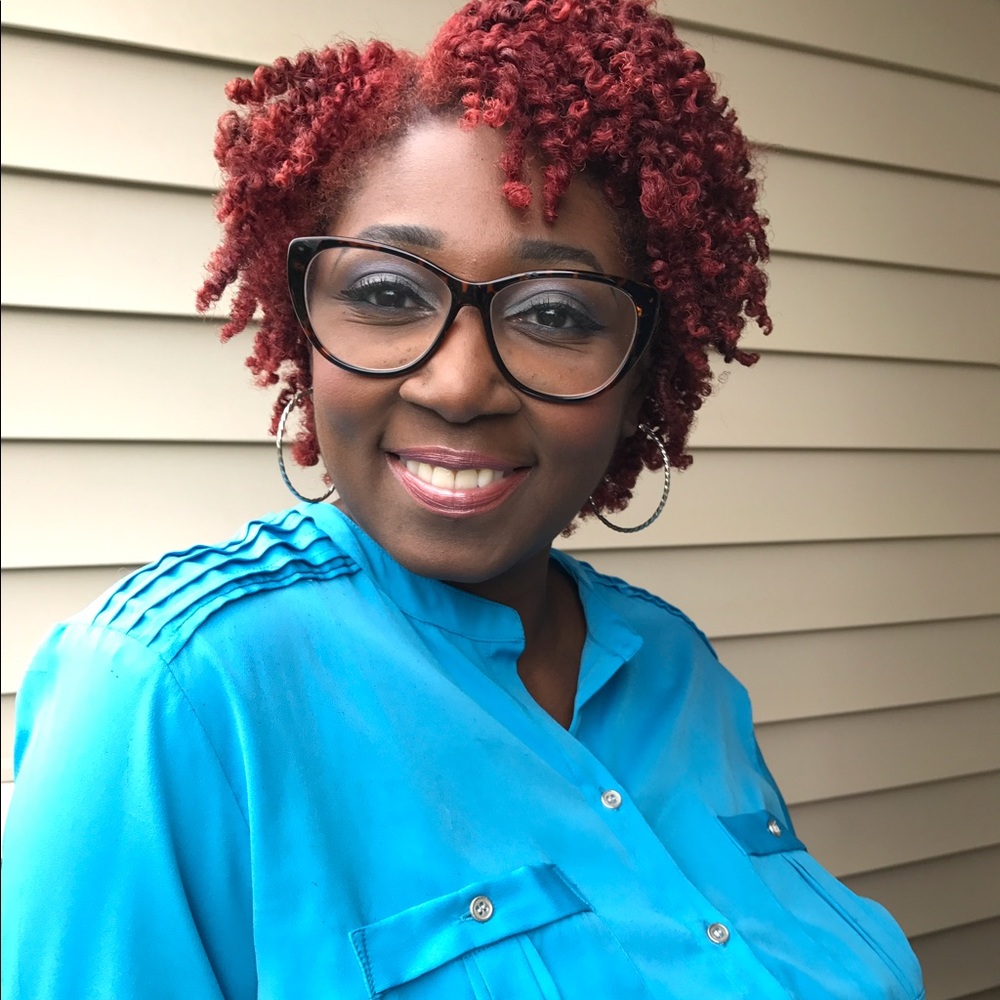 Meet your Posher, Yvette