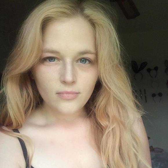 Meet your Posher, Julia - Picture 1 of 1