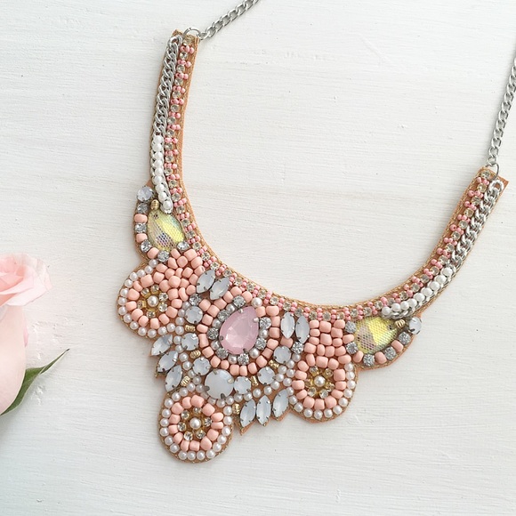 Hwl boutique Jewelry - Lovely handcrafted bib necklace