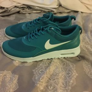 🔴SOLDDD🔴Nike air max Thea