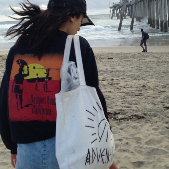 NEVER ENDING SUMMER CREW NECK