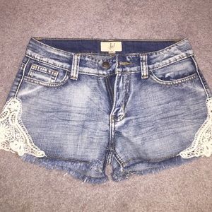 Size 26 shorts from Buckle NOT BUCKLE BRAND w lace