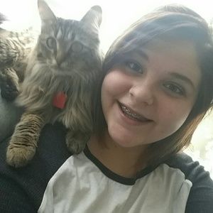 Meet your Posher, Alyssa