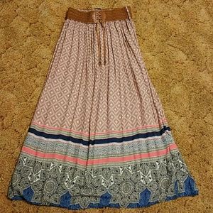 Highwaisted full length skirt